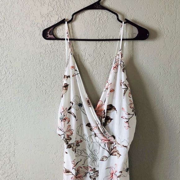 PLUS! Warm Weather Getaway👓👙🌞Floral Jumpsuit w/Adjustable Straps - Picture 8 of 11